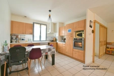 Plain-pied individuel au calme – 4 chambres, grand jardin de 900m²