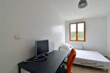 Plain-pied individuel au calme – 4 chambres, grand jardin de 900m²