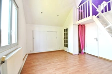 Semi plain-pied individuel de 5 chambres - Jardin - Garage