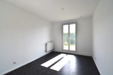 Semi plain-pied individuel de 5 chambres - Jardin - Garage