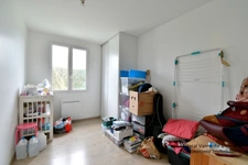 Plain-pied individuel au calme – 4 chambres, grand jardin de 900m²