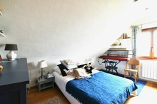 Élégante individuelle en semi plain-pied – 6 chambres – Sous-sol complet – Parcelle de 1 195 m²