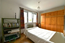 Maison familiale 4 chambres – 2 salles de bains – Jardin, garage et véranda à Comines