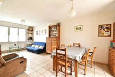 Maison familiale 4 chambres – 2 salles de bains – Jardin, garage et véranda à Comines