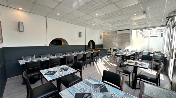 A vendre restaurant hypercentre de Bergerac - local 114m2 + terrasse 