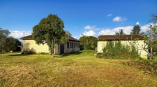 Maison plain-pied à rénover 96m2 et garages de 13 m2 et 26 m2 sur terrain 1956 m2 - 4 pièces LA FORCE (24)