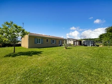 Maison 5 pièces de plain-pied - 94 m² - 4 chambres - Jardin et garage attenant - Bergerac rive droite