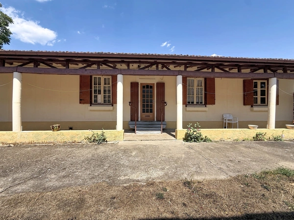 Maison à vendre de plain-pied 78 m2 avec jardin à proximité du centre-ville 4 pièces BERGERAC (24)