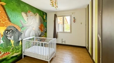 Maison récente plain-pied 3 chambres avec véranda dans un cadre paisible