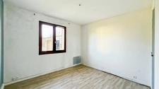 Maison plain-pied à rénover 96m2 et garages de 13 m2 et 26 m2 sur terrain 1956 m2 - 4 pièces LA FORCE (24)