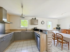 Maison 5 pièces de plain-pied - 94 m² - 4 chambres - Jardin et garage attenant - Bergerac rive droite
