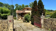 Charmante maison de 139 m² avec 4 chambres à Douville (24)