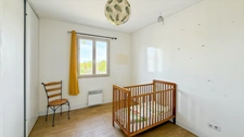 Maison récente plain-pied 3 chambres avec véranda dans un cadre paisible