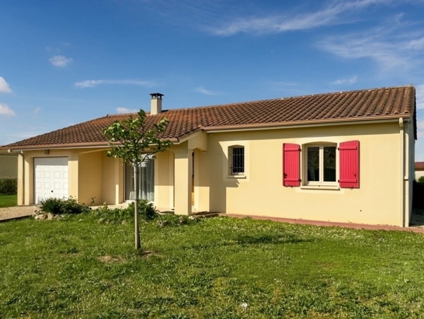 Maison récente plain-pied 3 chambres avec véranda dans un cadre paisible