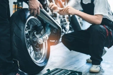 Fonds de commerce concession et réparation motos toutes marques 850m2 à vendre proche d’ANGERS (49)