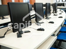 Local/bureau Bail à céder  SEGRE (49) boutique de 130m2 divisible en bureaux 