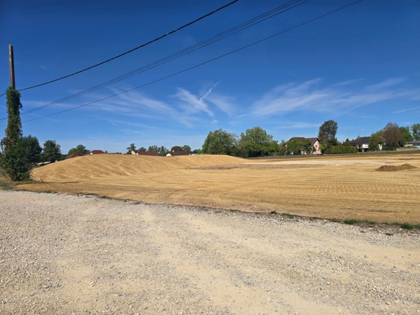 Terrain viabilisé à vendre 860 m² BLETTERANS (39)