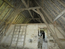 Château du XVIe Siècle au coeur de la Bourgogne à Restaurer - Idéal pour Investisseurs