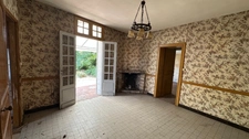 House to be completely renovated with large plot of land of approximately 3000 m2 – Bergerac (24)