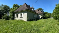 Domaine de 11 hectares avec vue dominante et ensemble de deux habitations aux portes de Bergerac (24)