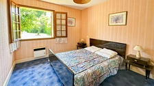 Single-story house for sale with 5 rooms near BERGERAC (24)