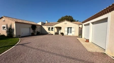 Maison de plain-pied à vendre 4 pièces BERGERAC (24) - terrain 2184 m2 - piscine