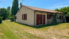 Single-story house for sale with 5 rooms near BERGERAC (24)