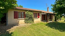 Single-story house for sale with 5 rooms near BERGERAC (24)