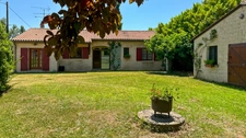Single-story house for sale with 5 rooms near BERGERAC (24)