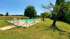 Single-story house for sale with 5 rooms near BERGERAC (24)