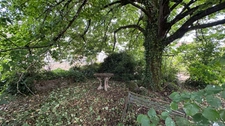 House to be completely renovated with large plot of land of approximately 3000 m2 – Bergerac (24)