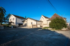 CHARACTER PROPERTY COMPLEX WITH 4 HOUSES AND 2 SWIMMING POOLS – POMPORT (24240)