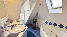 CHARACTER PROPERTY COMPLEX WITH 4 HOUSES AND 2 SWIMMING POOLS – POMPORT (24240)
