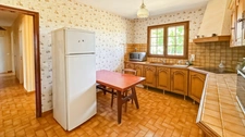 Single-story house for sale with 5 rooms near BERGERAC (24)