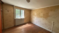 House to be completely renovated with large plot of land of approximately 3000 m2 – Bergerac (24)