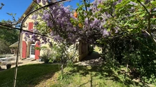 Domaine de 11 hectares avec vue dominante et ensemble de deux habitations aux portes de Bergerac (24)