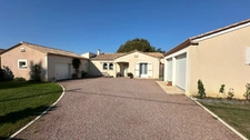 Maison de plain-pied à vendre 4 pièces BERGERAC (24) - terrain 2184 m2 - piscine