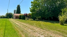 Single-story house for sale with 5 rooms near BERGERAC (24)