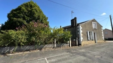 House to be completely renovated with large plot of land of approximately 3000 m2 – Bergerac (24)