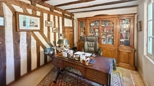 Domaine de 11 hectares avec vue dominante et ensemble de deux habitations aux portes de Bergerac (24)