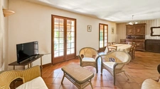 Single-story house for sale with 5 rooms near BERGERAC (24)