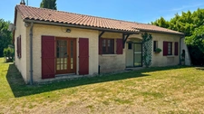 Single-story house for sale with 5 rooms near BERGERAC (24)
