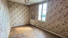 House to be completely renovated with large plot of land of approximately 3000 m2 – Bergerac (24)