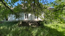 Domaine de 11 hectares avec vue dominante et ensemble de deux habitations aux portes de Bergerac (24)