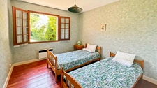 Single-story house for sale with 5 rooms near BERGERAC (24)