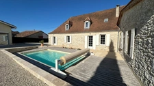 CHARACTER PROPERTY COMPLEX WITH 4 HOUSES AND 2 SWIMMING POOLS – POMPORT (24240)