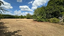 House to be completely renovated with large plot of land of approximately 3000 m2 – Bergerac (24)
