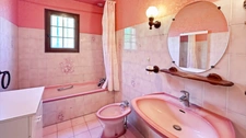 Single-story house for sale with 5 rooms near BERGERAC (24)