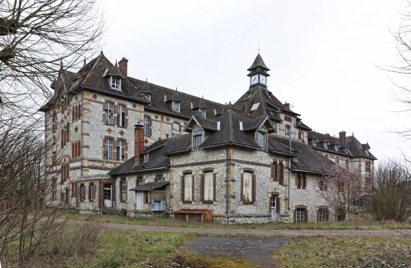 Propriete à vendre 100 pièces proche de TOURS (37)
