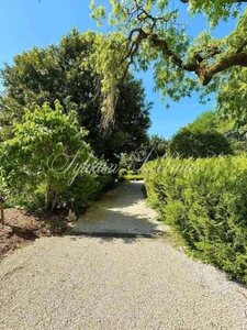 Propriete à vendre 50 pièces proche de TOURS (37)